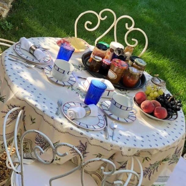 Le Grand Barrois Bed & Breakfast Crecy-la-Chapelle Dış mekan fotoğraf
