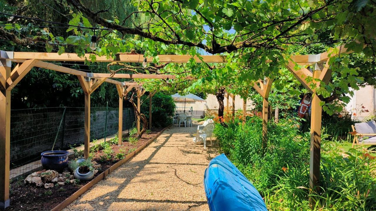 Le Grand Barrois Bed & Breakfast Crecy-la-Chapelle Dış mekan fotoğraf